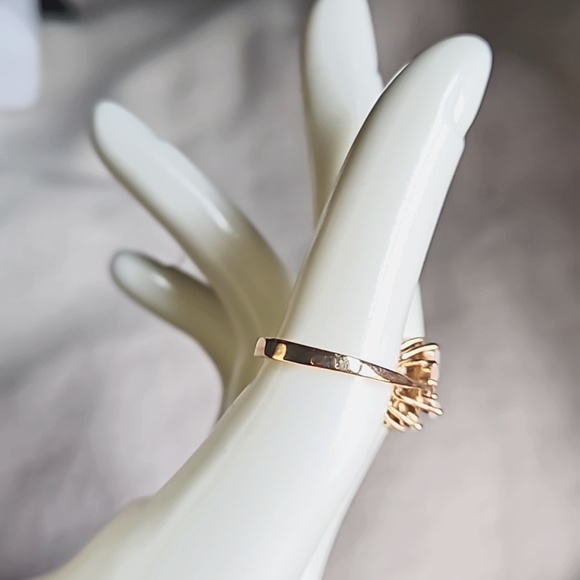 Gold and Crystal Ring - Picture 2 of 3